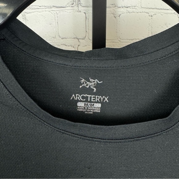 Arc’terex Black Short Sleeve Performance T-Shirt Size Medium - Picture 2 of 8
